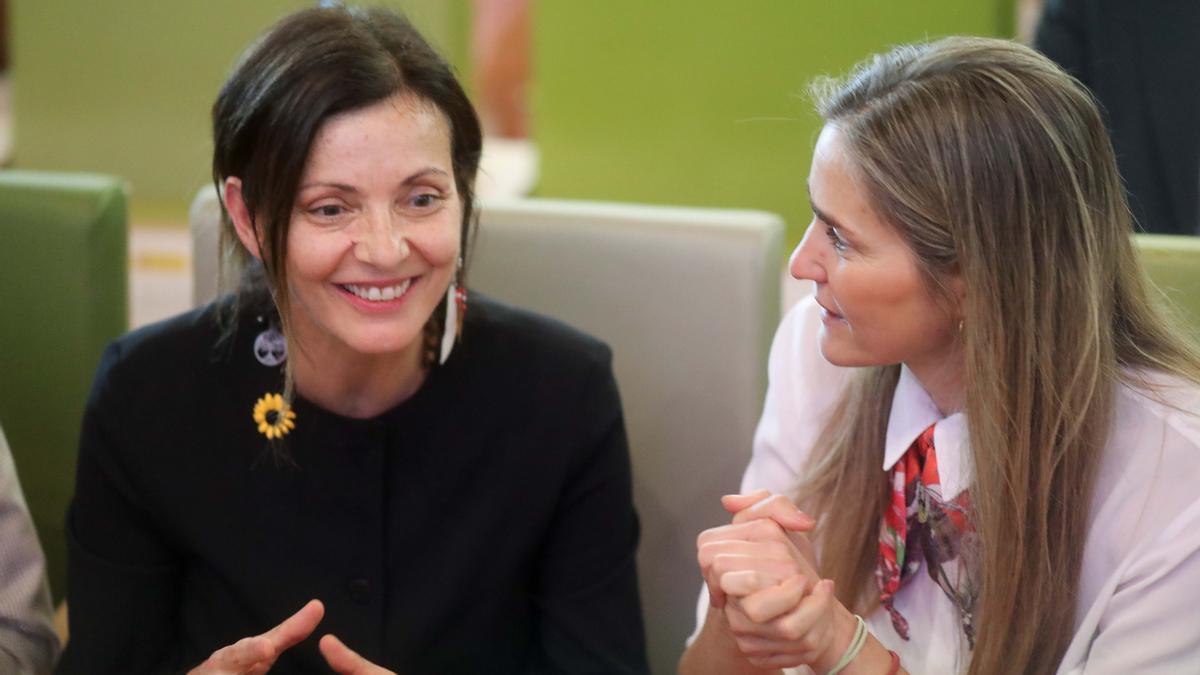 Nevenka Fernández, con la vicepresidenta tercera y ministra para la Transición Ecológica y el Reto Demográfico, Sara Aagesen