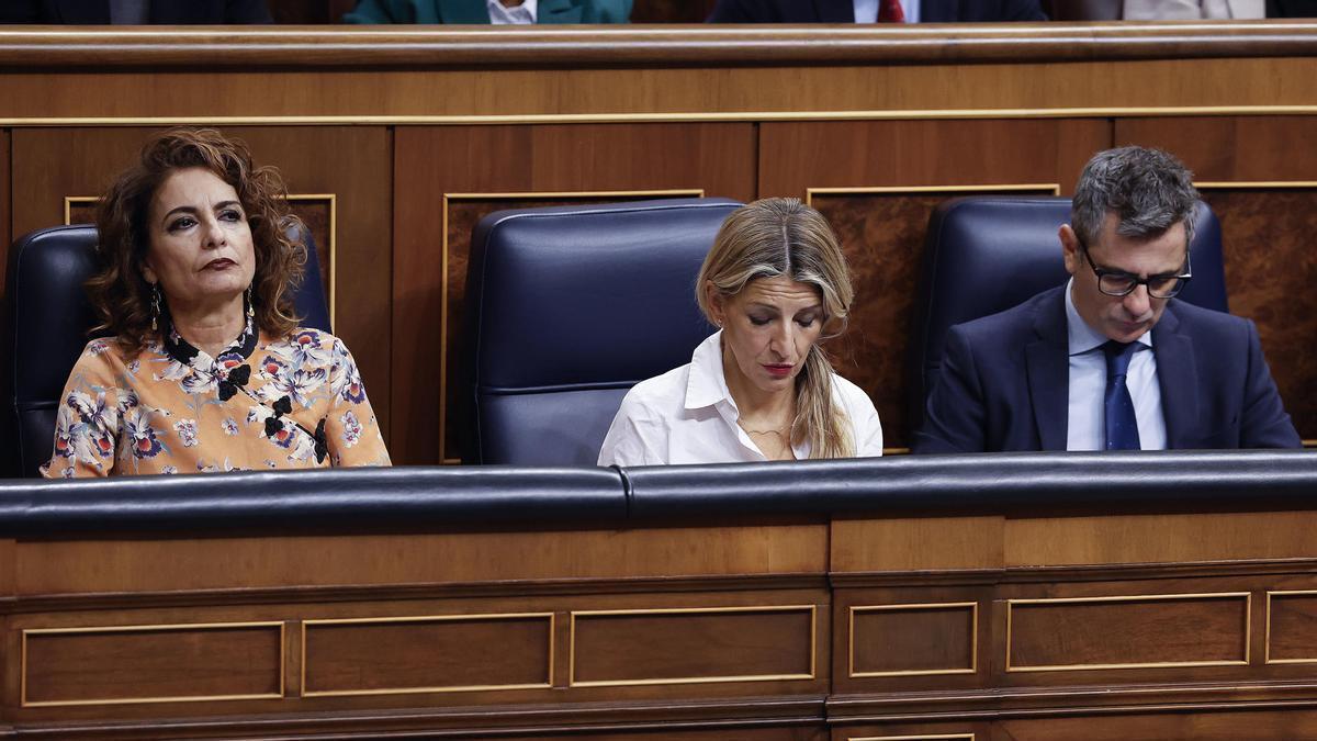 María Jesús Montero, Yolanda Díaz y Félix Bolaños en el Congreso de los Diputados.