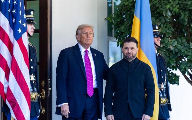 Donald Trump y Volodimir Zelenski, a las puertas de la Casa Blanca