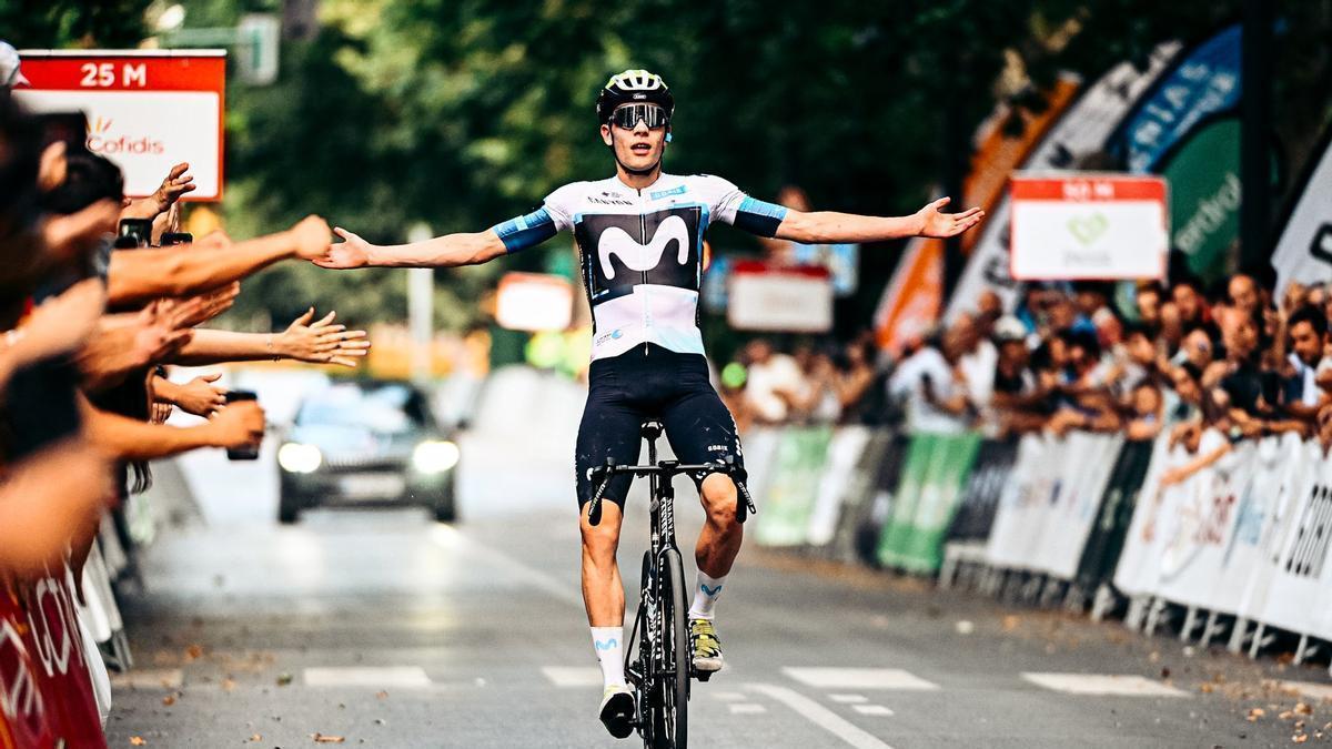 Iván Romeo festeja la victoria en Granada.