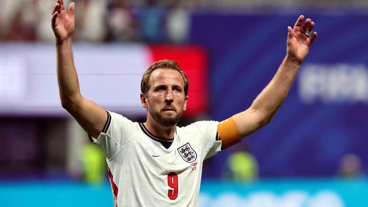 El jugador de la selección inglesa, Harry Kane, celebrando uno de sus tantos frente al Congo.