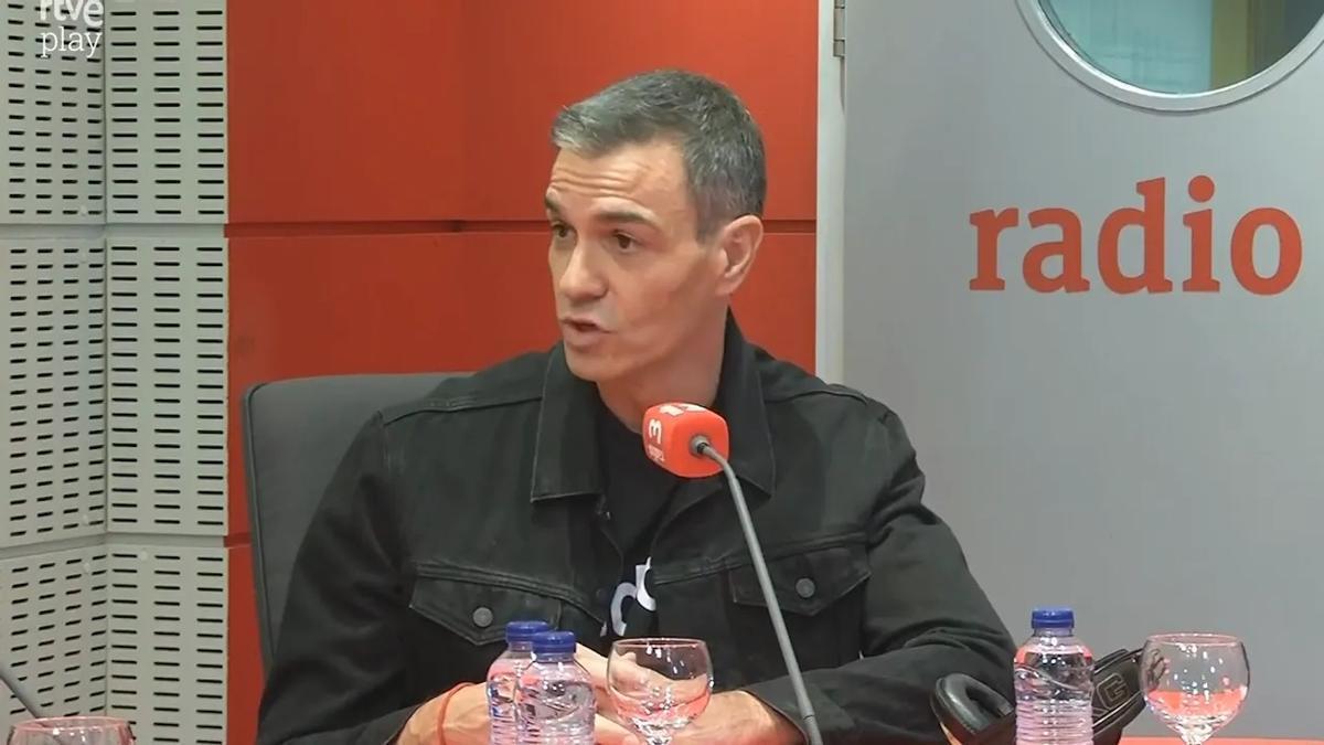 Pedro Sánchez, durante su visita a Radio 3 de RNE