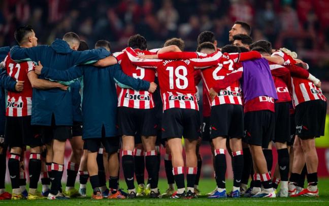 Estampa que dejó el equipo rojiblanco tras el duelo del domingo ganado frente al Betis. / ATHLETIC CLUB