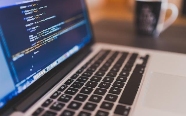 Tres menores investigados por crear pornografía infantil con IA y difundirla en su colegio / Pixabay Tres menores investigados por crear pornografía infantil con IA y difundirla en su colegio