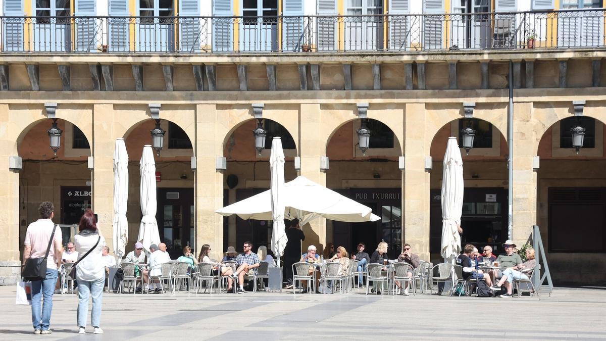 Imagen de una terraza en la Plaza de la Constitución / Iker Azurmendi