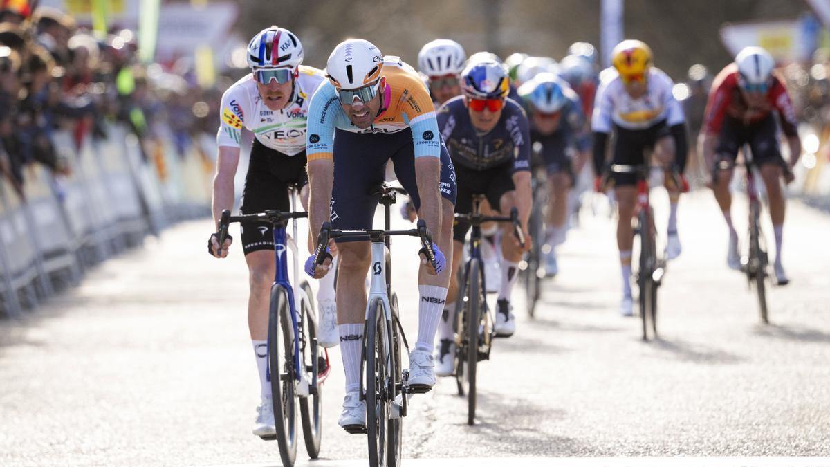 Vernon, por delante de Godon en el esprint.