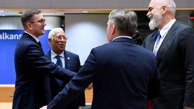 El presidente del Consejo Europeo, Antonio Costa, junto a líderes de la UE y los Balcanes.
