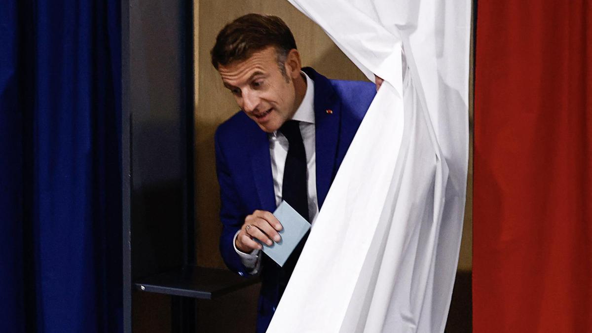 El presidente francés, Emmanuel Macron, en su colegio electoral