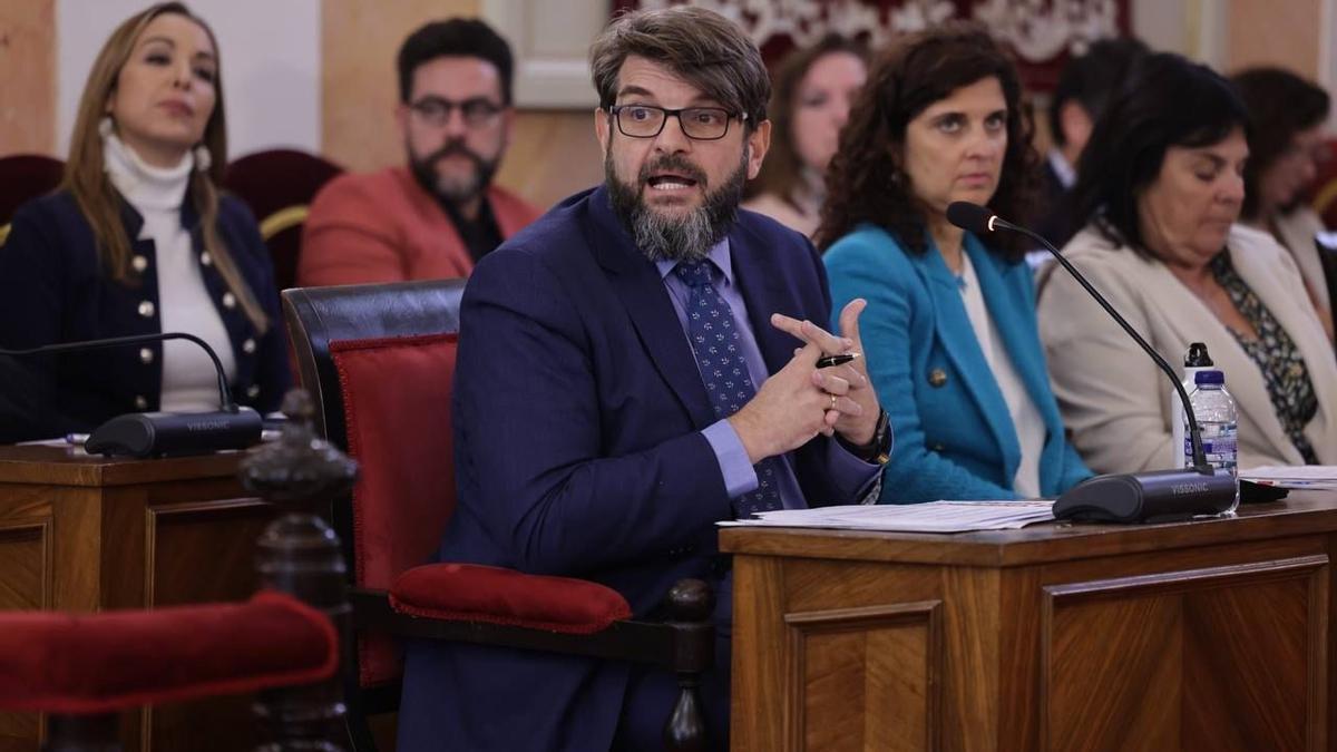 El portavoz de Vox en el municipio madrileño de Alcalá de Henares y segundo teniente de alcalde, Víctor Acosta.