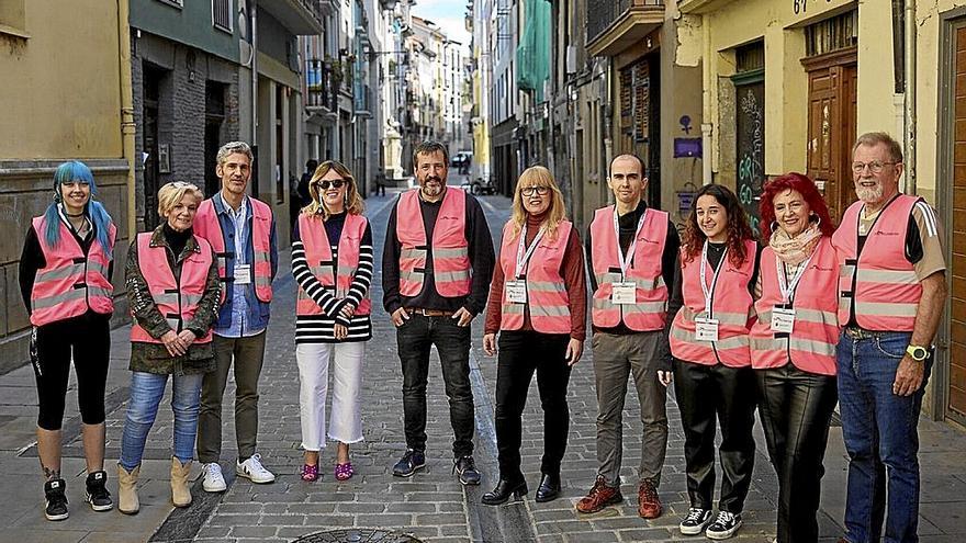 Personas voluntarias que ya colaboran en diferentes programas municipales. | FOTO: UNAI BEROIZ