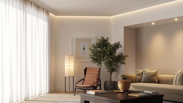Por altura y frondosidad, este árbol complementa muy bien el resto de la decoración.
