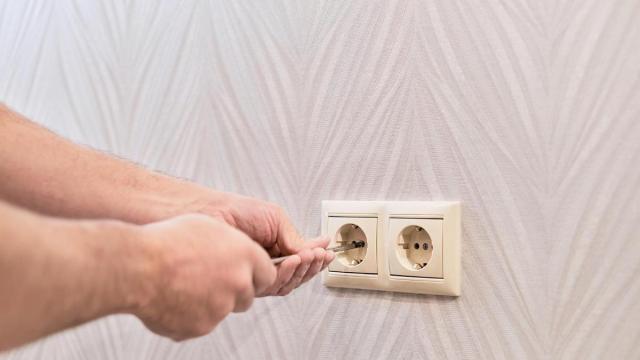 Imagen de unos enchufes en una vivienda