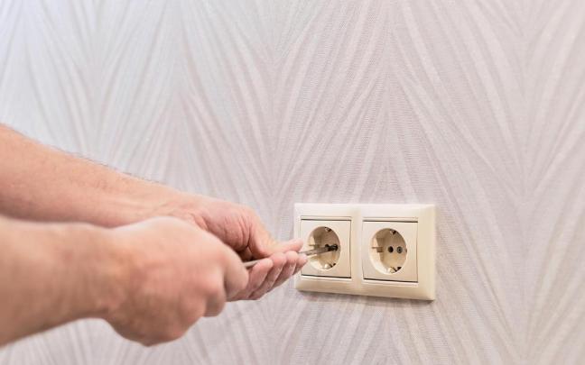 Imagen de unos enchufes en una vivienda