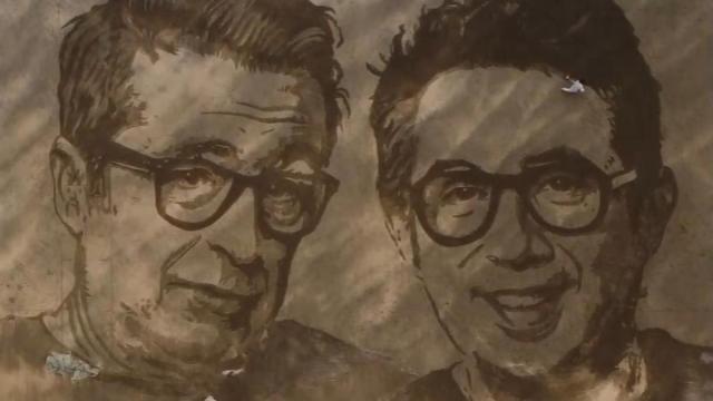 Andreu Buenafuente y Berto Romero dibujados en la arena de Itzurun por Germán Cedano. / N.G. Andreu Buenafuente y Berto Romero dibujados en la arena de Itzurun por Germán Cedano.