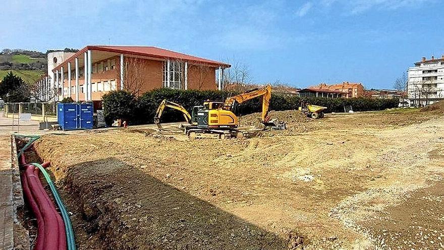 Obras para construir el nuevo edificio de ampliación del IES Zumaia. | FOTO: ZUMAIAKO UDALA