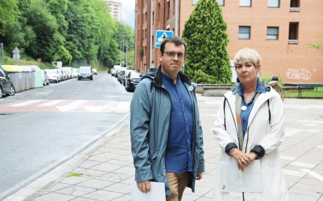 El portavoz jeltzale Ander Garay y la edil Amaia Ceciaga.