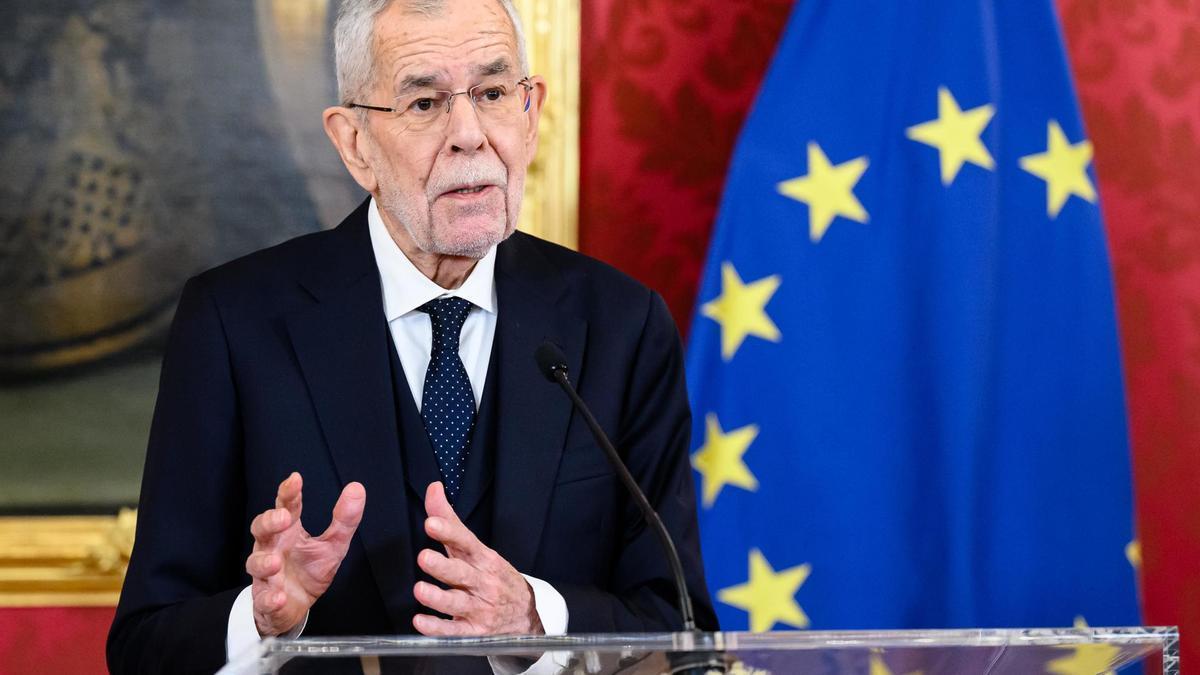 El presidente de Austria, Alexander Van der Bellen, presiona a la ultraderecha a formar gobierno