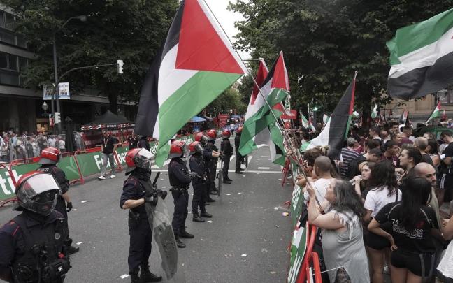La Ertzaintza toma la meta ante la previsión de incidentes.