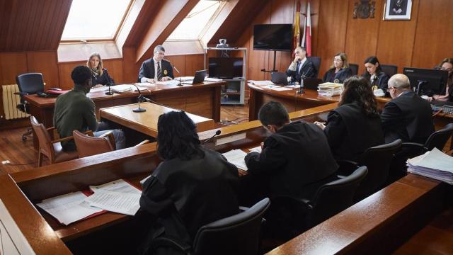 Uno de los acusados interviene durante un juicio por una violación grupal en Santander en 2022, en la Audiencia ProvinciaL. / EP Uno de los acusados interviene durante un juicio por una violación grupal en Santander en 2022, en la Audiencia ProvinciaL.