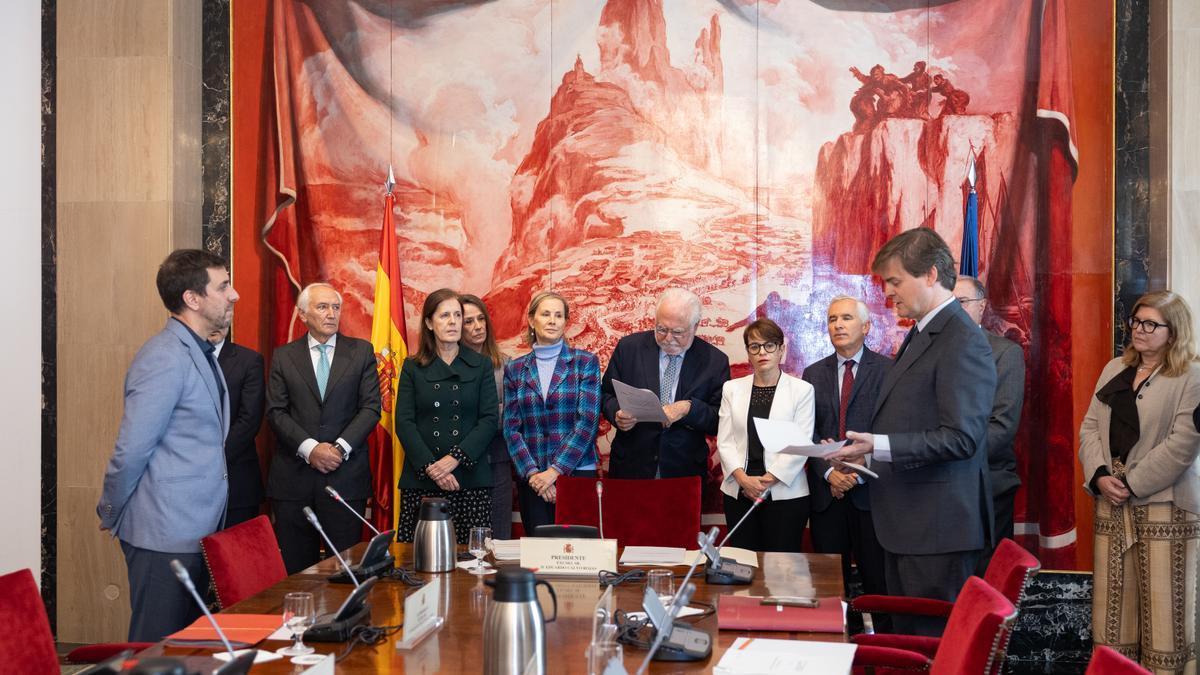 El exconseller y eurodiputado electo de Junts, Toni Comín (i), en la Junta Electoral Central, en el Congreso de los Diputados.