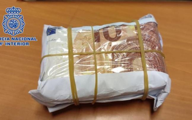 El 'cebo' que usan los delincuentes, llamado 'paquete chileno'.