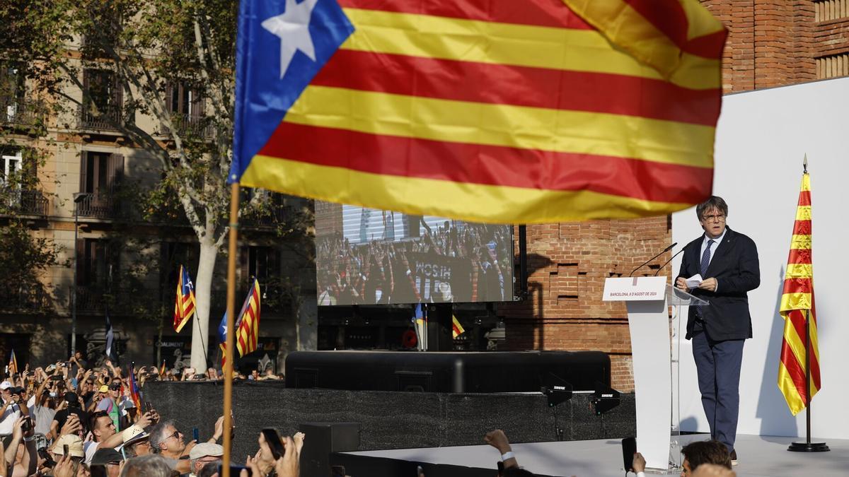 Reaparición del expresidente catalán Carles Puigdemont en Barcelona.