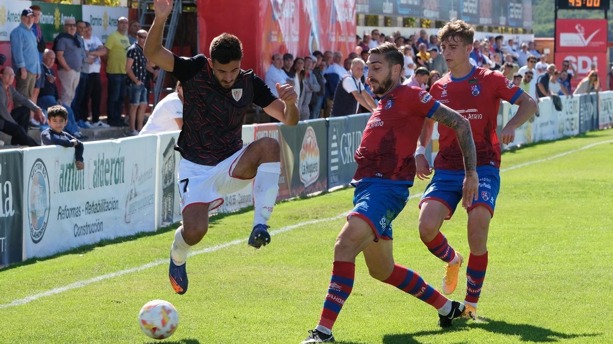 Aritz Pascual, con el Bilbao Athletic en Calahorra.