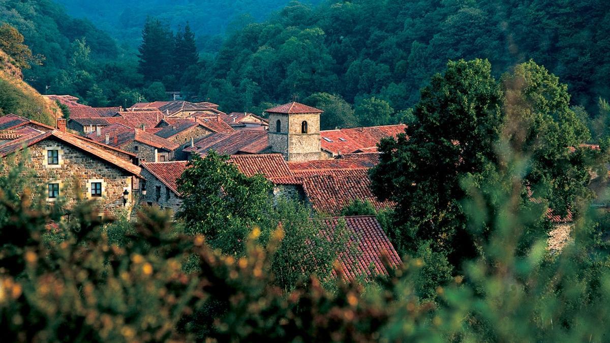 Bárcena Mayor, un remanso de paz e historia en Cantabria