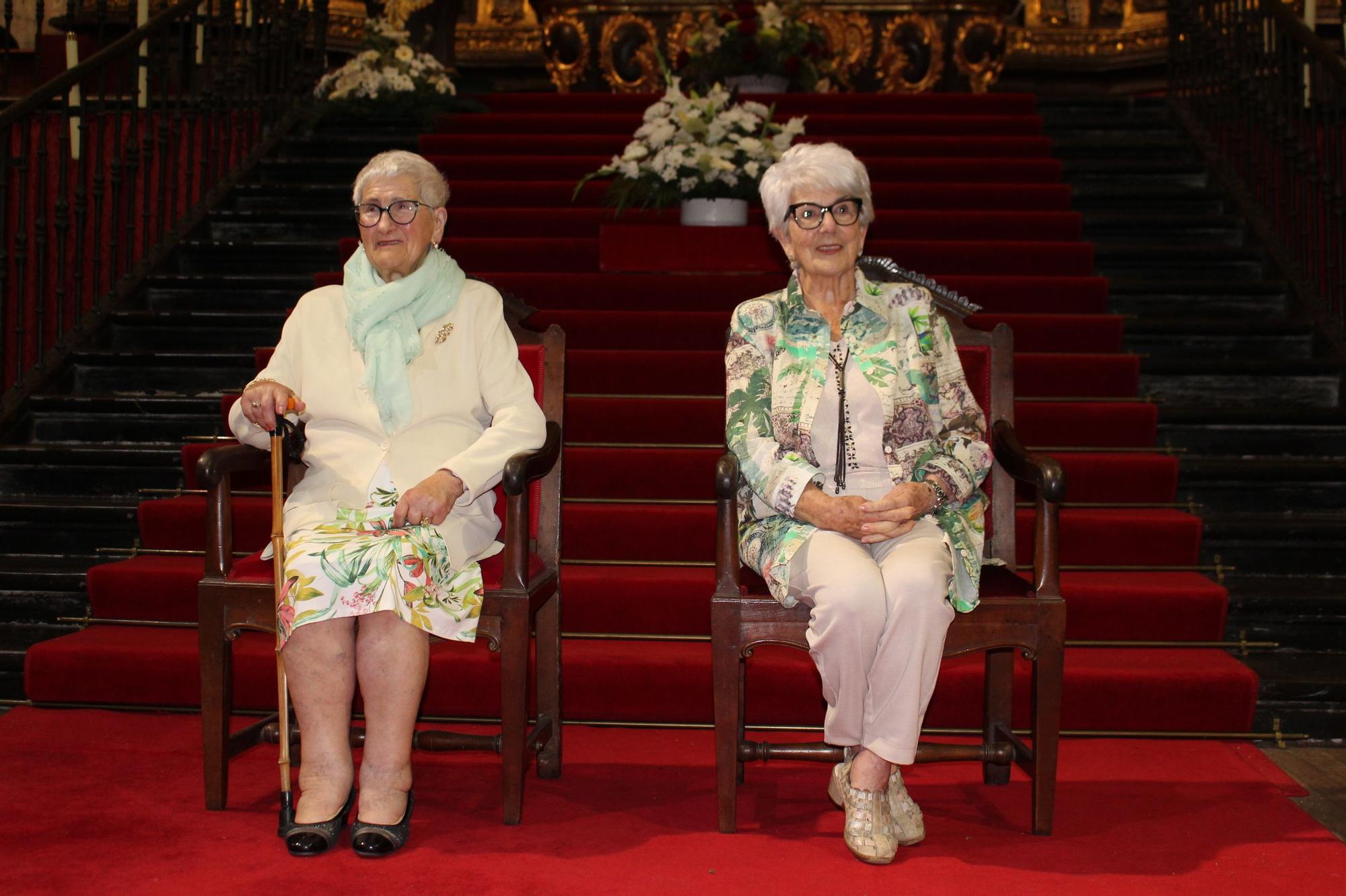 Margarita y Mª Jesús, 'amamas” de honor del Jubilatuen Eguna de 2025, minutos antes de comenzar el acto.