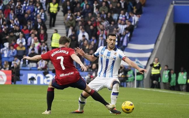 Mikel Merino en último partido que disputaron Real y Osasuna. / RUBEN PLAZA