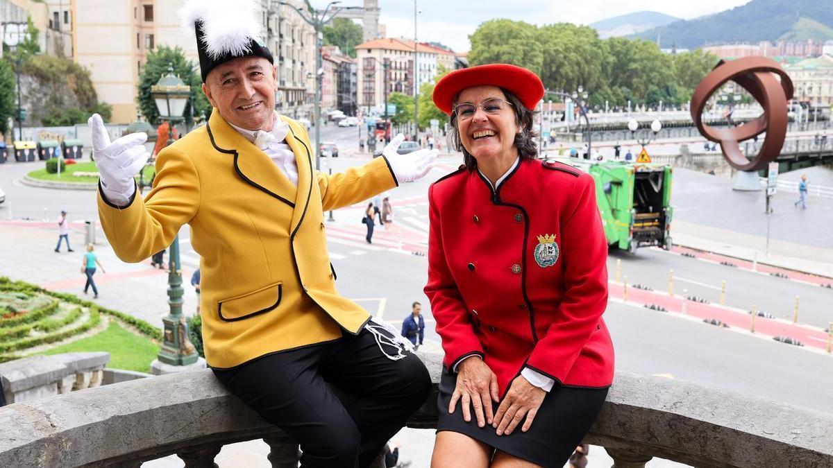 Es el cuarto año que Nerea Bengoetxea cose estos trajes.