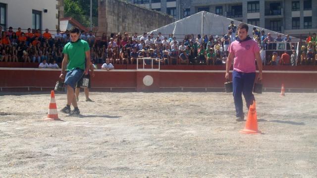 Una imagen de archivo de los más de más de diez años de andadura de las olimpiadas entre cuadrillas.