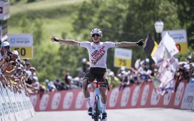 Felix Gall, vencedor de etapa y nuevo líder en Suiza.