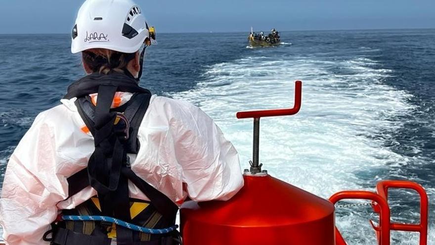 Salvamento Marítimo ha rescatado este domingo una patera en la que viajaban 138 personas