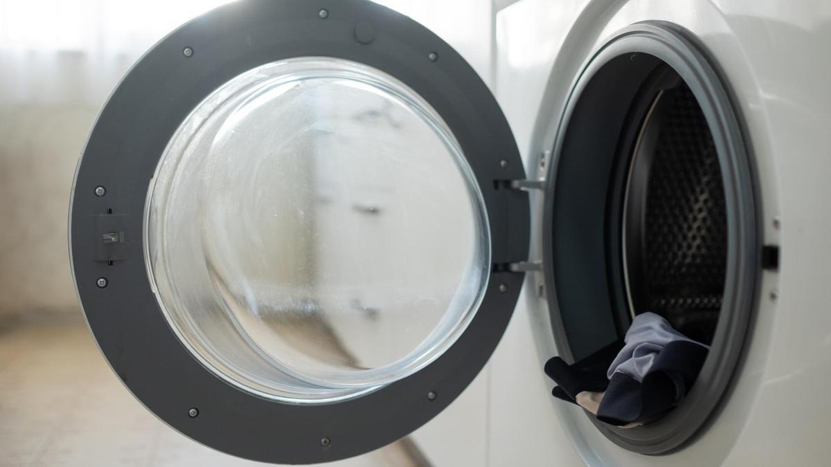 Tras la colada, es recomendable dejar la puerta de la lavadora entreabierta.