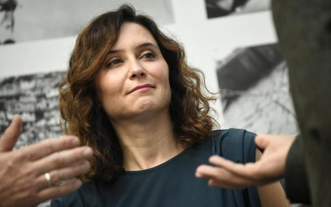 La negativa de Ayuso de acudir a Moncloa el próximo viernes ha elevado la tensión entre los dos grandes partidos.