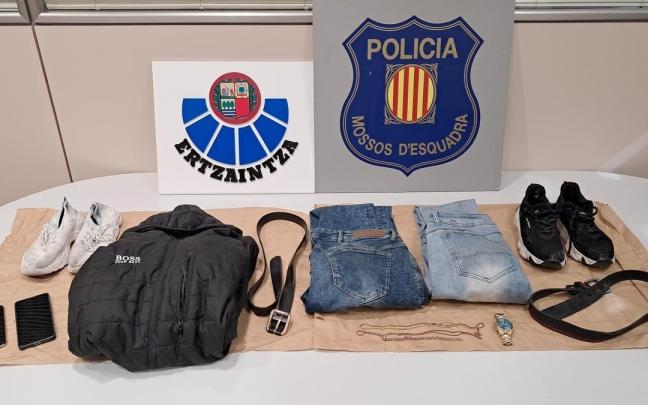 Material incautado en la investigación entre la Ertzaintza y los Mossos d'Escuadra por un asesinato en una vivienda de Irun