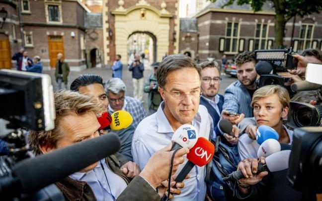 El primer ministro de Países Bajos, Mark Rutte, comparece ante los medios. El primer ministro de Países Bajos, Mark Rutte, comparece ante los medios.