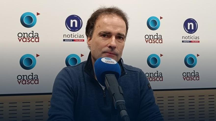 Sabino San Vicente, en los estudios de Onda Vasca.