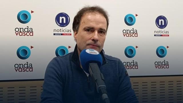 Sabino San Vicente, en los estudios de Onda Vasca.