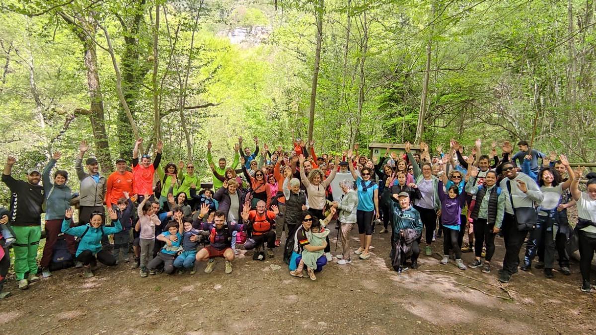En Imagenes: Ruta de montaña inclusiva por el Nacedero del Urederrra