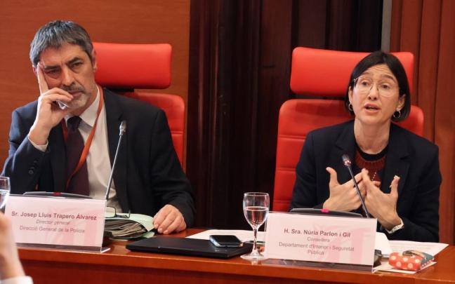 El director general de la Policia, Josep Lluís Trapero, y la consellera de Interior y Seguridad Pública, Núria Parlon.