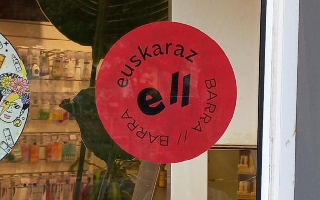 El distintivo de la campaña tiene que estar colocado en el escaparate