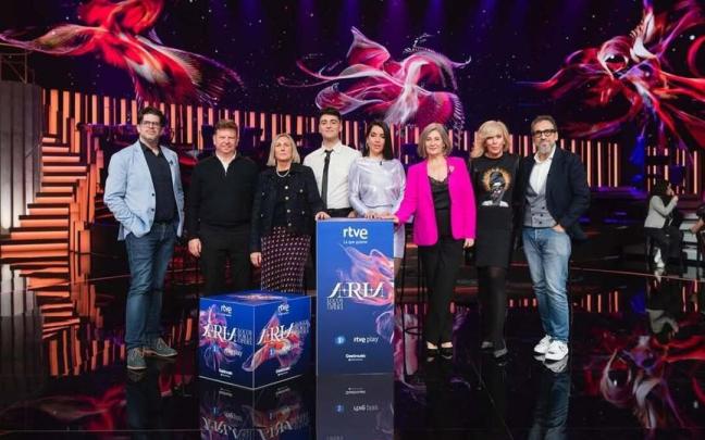El equipo de 'Aria, locos por la ópera' de TVE