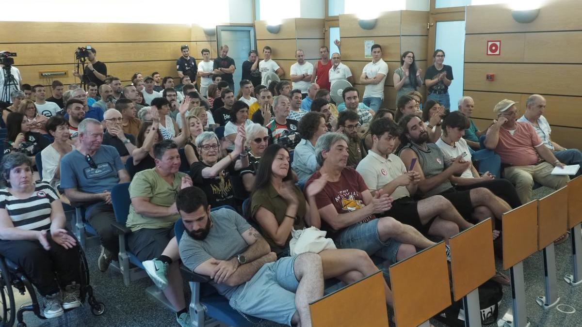El pleno en el que se iba a debatir sobre la sokamuturra en las fiestas de San Juan ha levantado gran expectación.