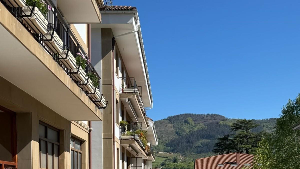 La reforma pretende ampliar la oferta residencial aprovechando locales vacíos.