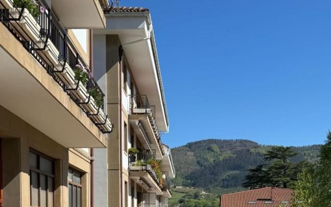 La reforma pretende ampliar la oferta residencial aprovechando locales vacíos.