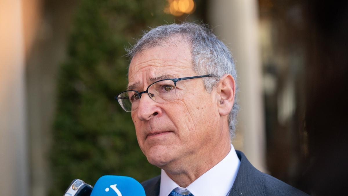 El rector de la Universidad del País Vasco, Joserramon Bengoetxea