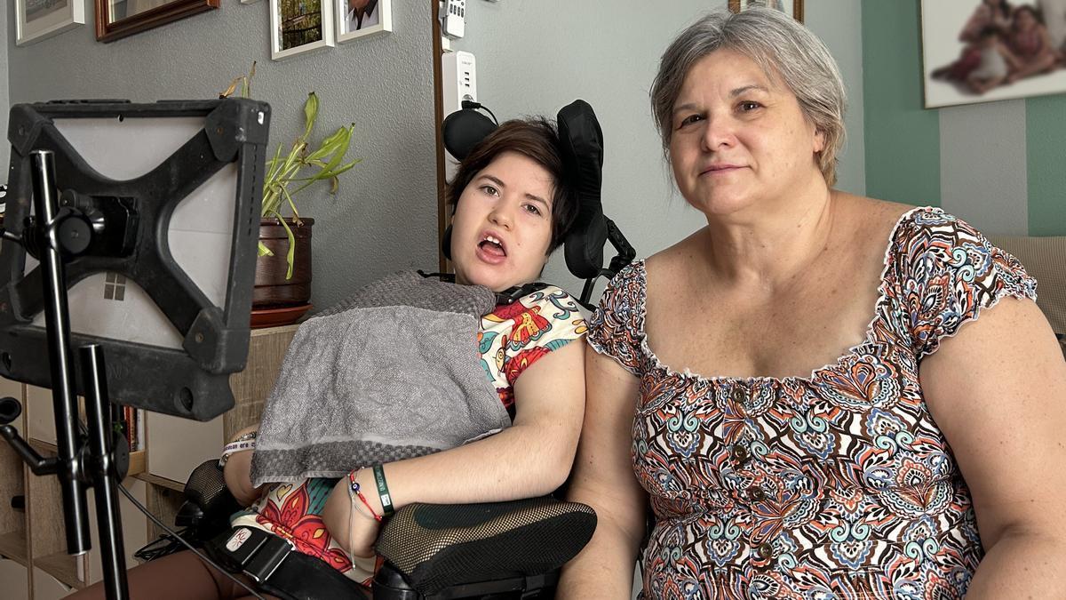 Elsa, primer caso de ELA infantil en España, ha empezado a cursar Psicología en la universidad.