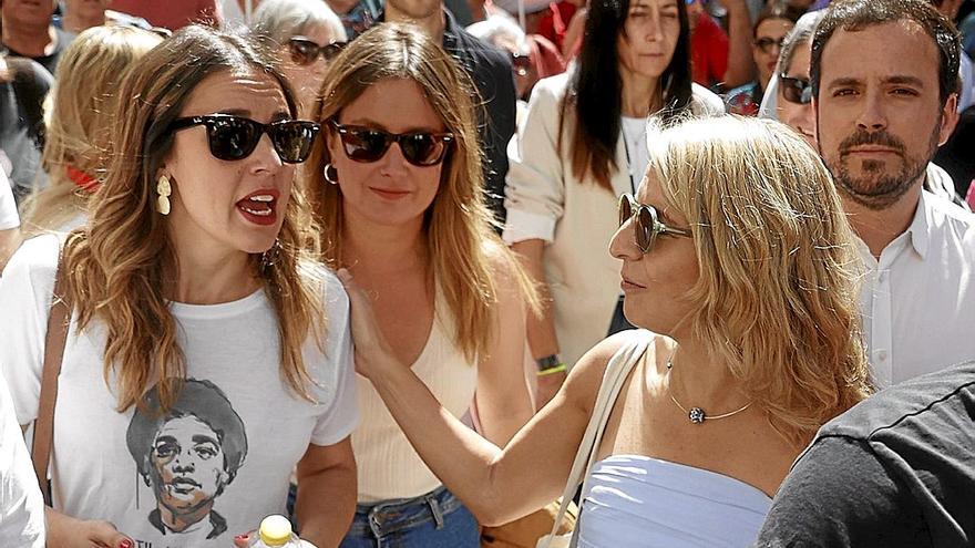 Yolanda Díaz e Irene Montero acudieron juntas a la manifestación del pasado 1 de mayo, junto a otros dirigentes de Unidas Podemos. | FOTO: EFE